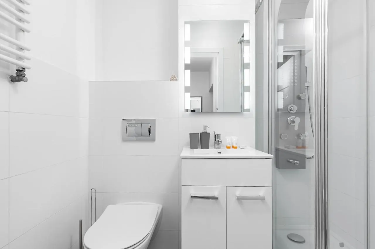 Studio City Center Złota Street by Renters Warszawa