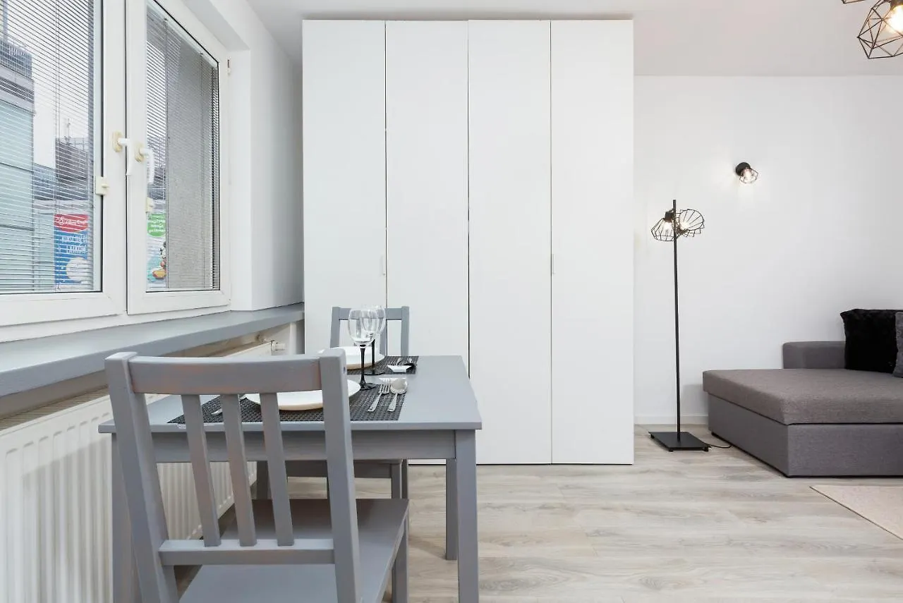 Studio City Center Złota Street by Renters Warszawa 0*,  Polska