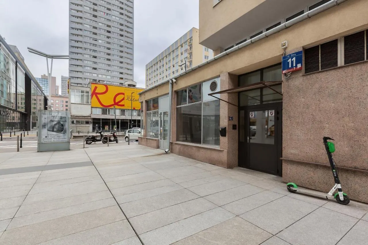 Studio City Center Złota Street by Renters Warszawa Polska